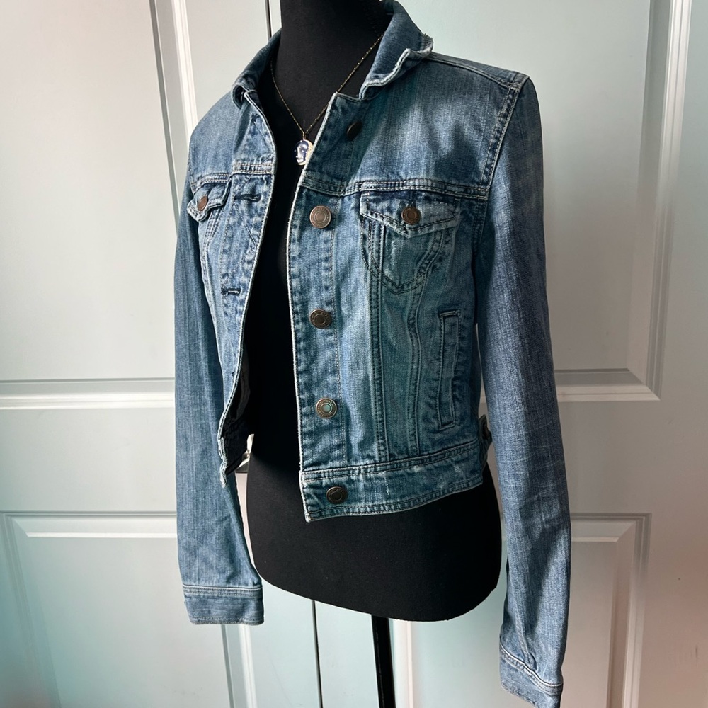 American Eagle Outfitters Light Blue Jean Jacket